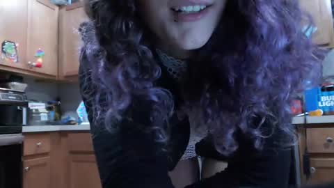 Violet Hooper online show from January 10, 3:27 pm