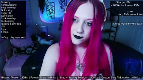 Violet October online show from October 30, 1:41 am