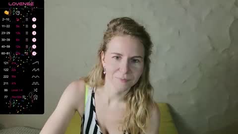 Violet  next stream December 6 online show from December 13, 8:15 pm