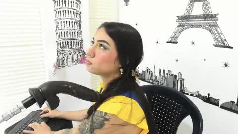 violett_collinss online show from June 6, 1:34 am
