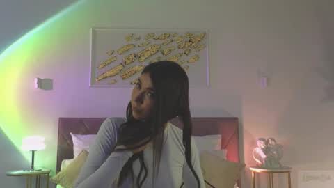 violetta_finch online show from October 15, 10:40 am