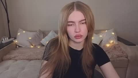ViolettaOtis online show from May 4, 1:04 pm