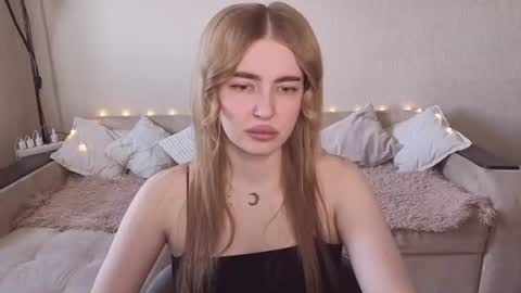 ViolettaOtis online show from June 27, 2:34 pm