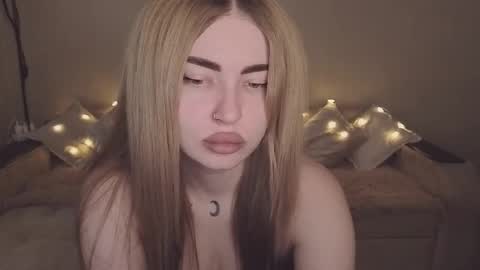 ViolettaOtis online show from November 12, 12:14 pm