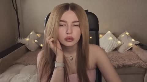 ViolettaOtis online show from September 20, 12:47 pm