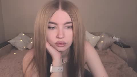 ViolettaOtis online show from February 3, 10:25 am