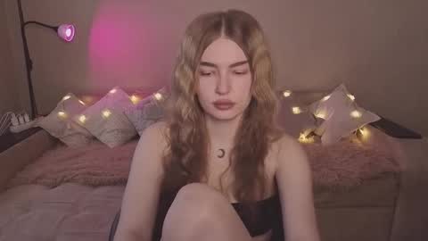 ViolettaOtis online show from February 3, 1:27 pm