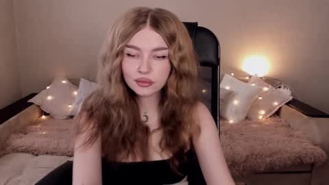 ViolettaOtis online show from February 12, 11:29 am