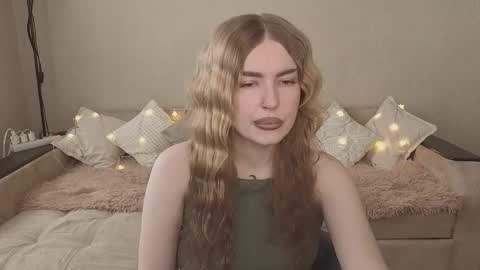 ViolettaOtis online show from February 27, 11:32 am