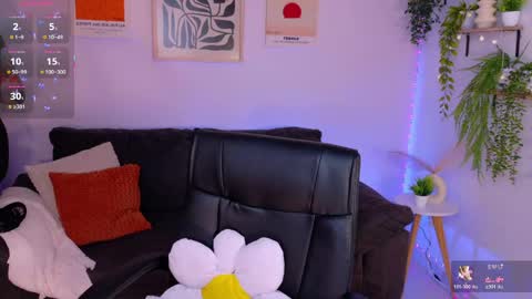 Violett Castel online show from April 30, 8:57 pm