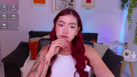 Violett Castel online show from July 16, 12:48 am
