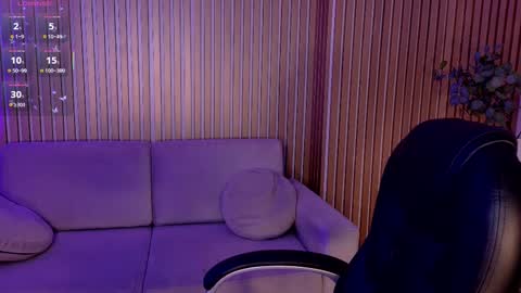 Violett Castel online show from February 19, 7:46 pm