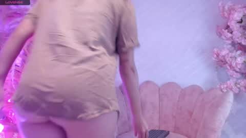 Violet online show from May 4, 11:58 am