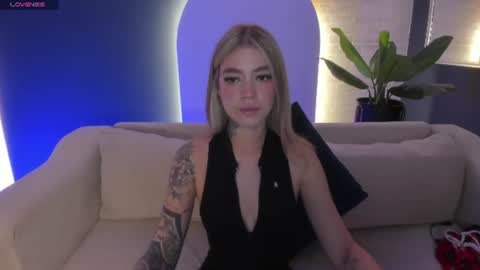 Violett  online show from July 15, 9:58 am