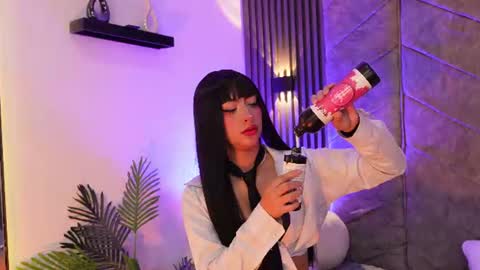 viollettebylyly online show from June 12, 12:46 pm