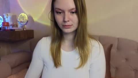 vivian_alison online show from July 1, 5:56 pm