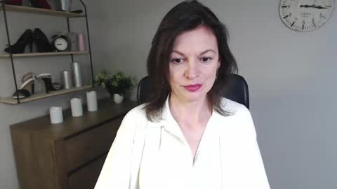 Vivian online show from February 3, 6:56 am