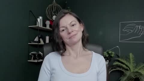 Vivian online show from March 11, 8:40 am