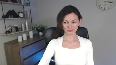 Vivian online show from February 5, 7:50 am