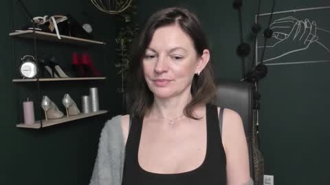 Vivian online show from October 16, 7:00 am