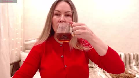 Vivian online show from February 8, 3:16 pm