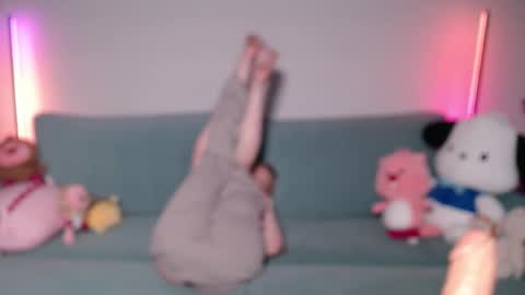 vivianwinters online show from December 3, 10:01 pm