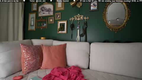 Snapshot of vivid_whit chatting on March 7, 2:36 am Whitney online show from March 7, 2:36 am