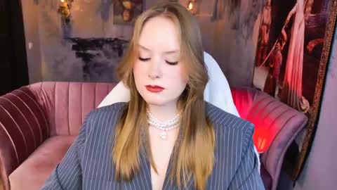 Vivien online show from May 4, 5:22 am
