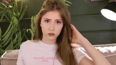 Vivi online show from April 16, 3:23 pm