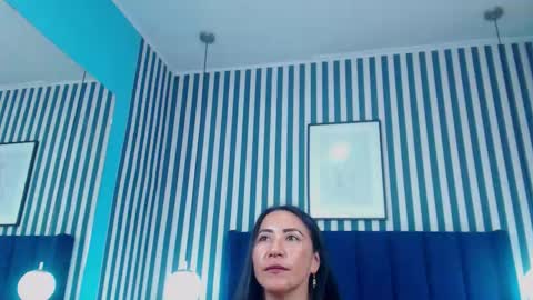 Vivian  online show from October 31, 12:42 pm