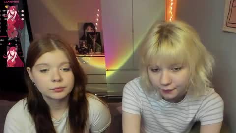 chatur babes Goldie and Scarlett online show from May 15, 11:07 pm