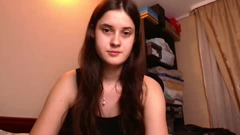 Snapshot of vixen_lily chatting on December 12, 3:16 pm Vixen Lily online show from December 12, 3:16 pm