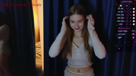 Snapshot of vogue_mary chatting on October 10, 8:14 pm Vicky online show from October 10, 8:14 pm