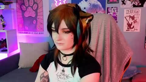 vronnier online show from April 14, 3:23 pm