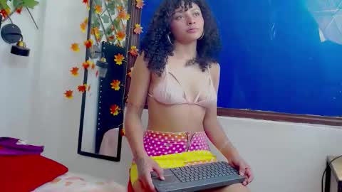 vsamanthaper2 online show from January 12, 8:25 pm