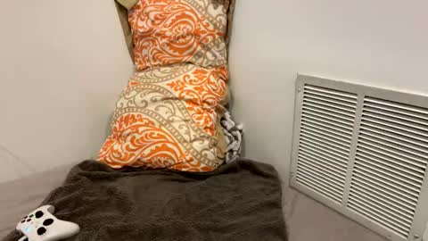 Snapshot of vvikki696996 chatting on February 6, 8:50 am  Vikki y Valeria  online show from February 6, 8:50 am