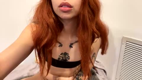 Snapshot of vvikki696996 chatting on February 3, 6:56 am  Vikki y Valeria  online show from February 3, 6:56 am