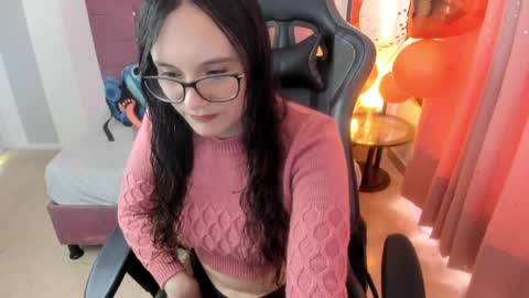 Alexandra online show from May 4, 5:50 pm