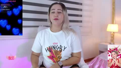 Snapshot of wandahairymilf chatting on February 28, 2:31 am Wanda online show from February 28, 2:31 am
