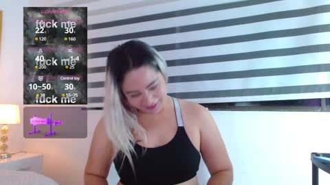 Snapshot of wandahairymilf chatting on January 31, 3:41 am Wanda online show from January 31, 3:41 am