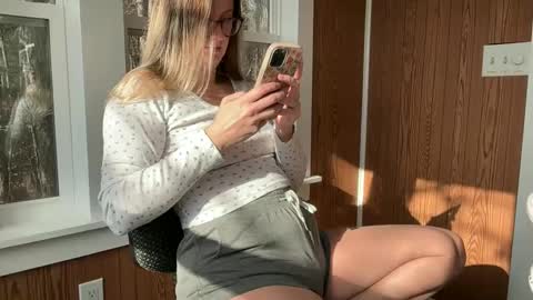 Jade online show from January 8, 4:22 pm