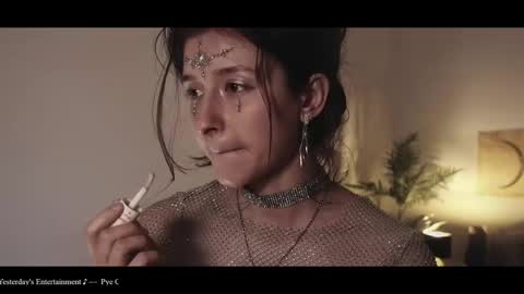 Coraline online show from December 21, 8:10 pm