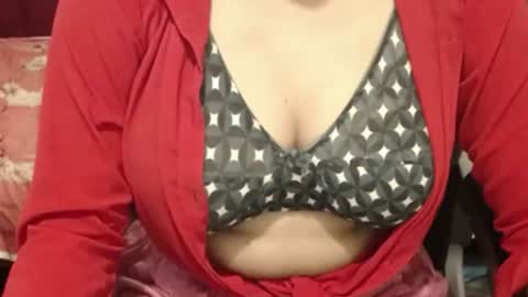mina online show from July 9, 9:17 pm
