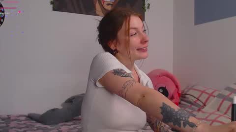 Snapshot of weed_princesss chatting on September 23, 11:41 am moon online show from September 23, 11:41 am
