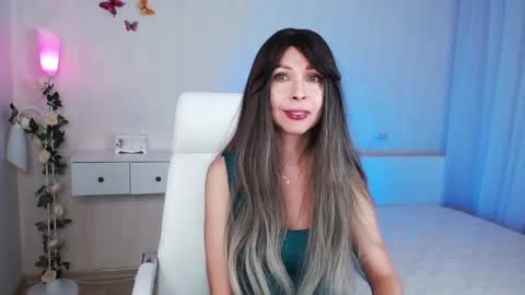 Snapshot of wendifoster chatting on December 3, 7:00 pm Wendi Foster online show from December 3, 7:00 pm