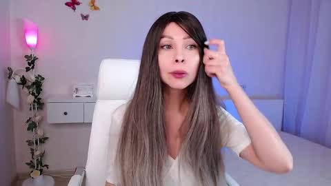 Snapshot of wendifoster chatting on December 20, 6:35 pm Wendi Foster online show from December 20, 6:35 pm