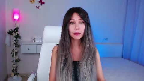 Snapshot of wendifoster chatting on October 7, 5:17 pm Wendi Foster online show from October 7, 5:17 pm