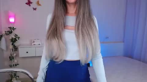 Snapshot of wendifoster chatting on February 5, 5:32 pm Wendi Foster online show from February 5, 5:32 pm