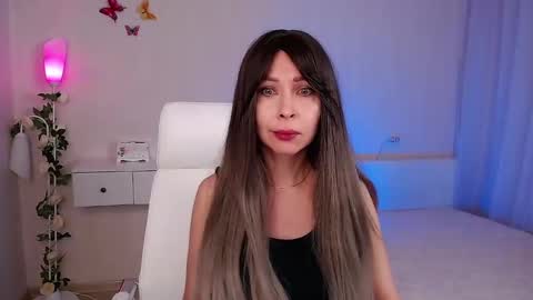 Snapshot of wendifoster chatting on February 25, 5:40 pm Wendi Foster online show from February 25, 5:40 pm