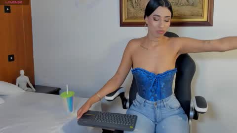 Wendy Marshall  online show from November 25, 7:36 pm